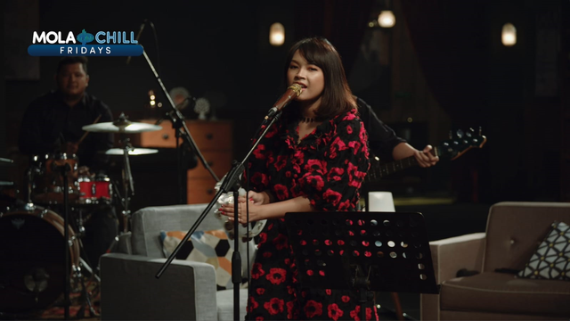Menikmati Penampilan Syahdu Vira Talisa dan Honne di Mola Chill Fridays (15854)