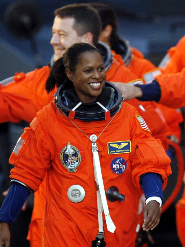 Mantan astronaut perempuan NASA, Joan Higginbotham. Foto: Eliot J. Schechter/Getty Images