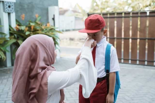 Arti Assalamualaikum Warahmatullahi Wabarakatuh dan Adab-adab Mengucapkannya (721444)