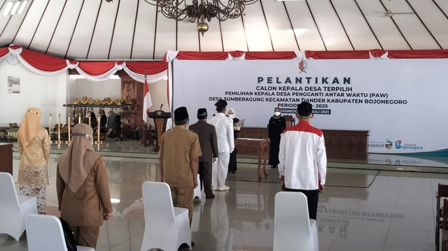 Bupati Bojonegoro Minta Seluruh Bantuan Sosial COVID-19 Segera Disalurkan (13335)