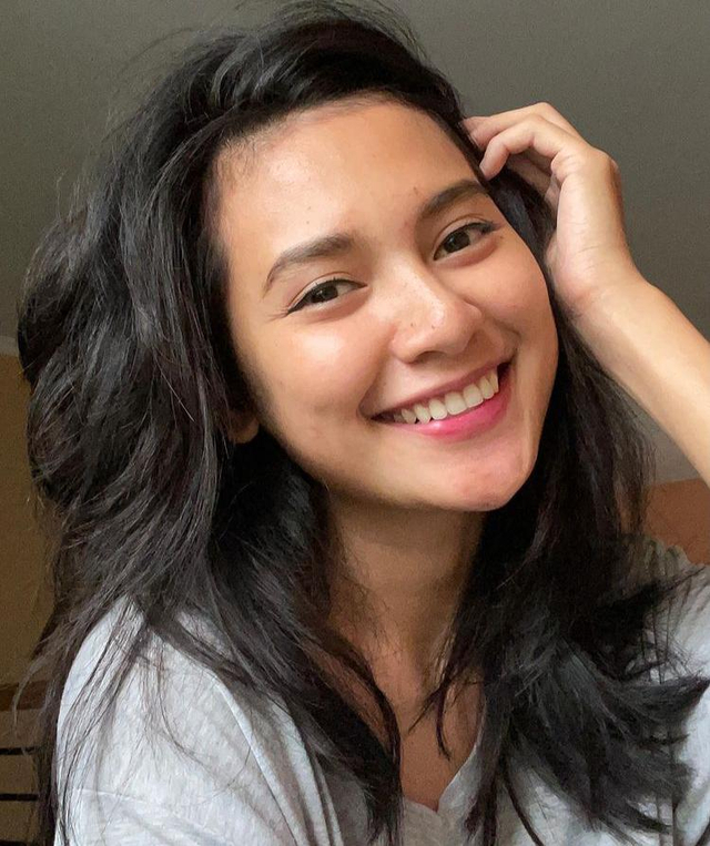 9 Artis yang Kerap Tampil Tanpa Makeup dan Tetap Mempesona (40385)