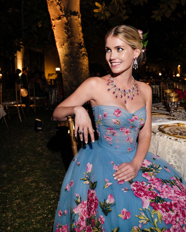 Keponakan Putri Diana Menikah, Memesona dalam Gaun Klasik Dolce & Gabbana (2)