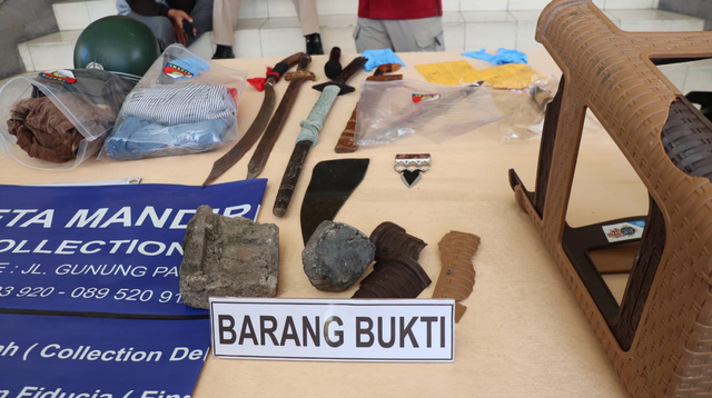 Polisi Bekuk 7 Debt Collector di Bali: Keroyok Pria Pakai Pedang hingga Tewas (33925)