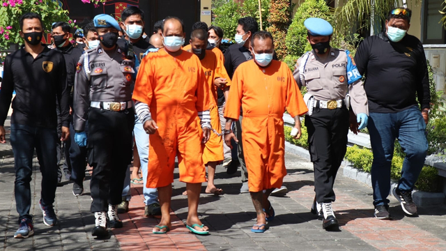 Polisi Bekuk 7 Debt Collector di Bali: Keroyok Pria Pakai Pedang hingga Tewas (33926)
