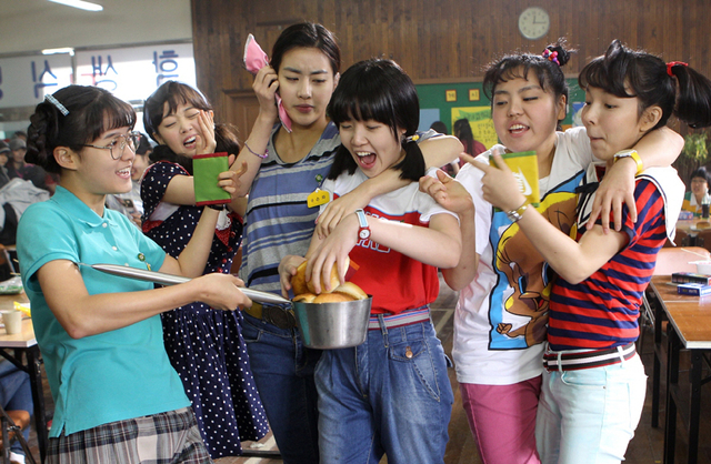 Salah satu film komedi Korea terlaris berjudul Sunny. Sumber: IMDb