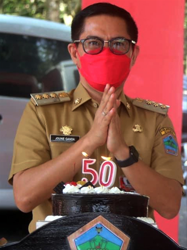 Ulang Tahun ke-50, Bupati Minut Bagikan 500 Paket Bantuan untuk Warga (166430)