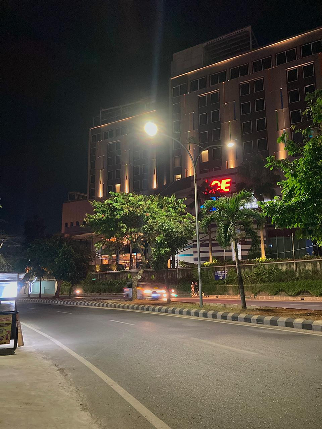 Lampu jalan di Kota Bandar Lampung kembali menyala, Selasa (27/7/2021) | Foto: Roza Hariqo/Lampung Geh