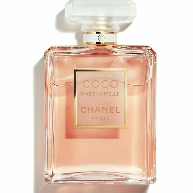 7 Rekomendasi Parfum Wanita Terbaik, Wanginya Tahan Lama! (506821)