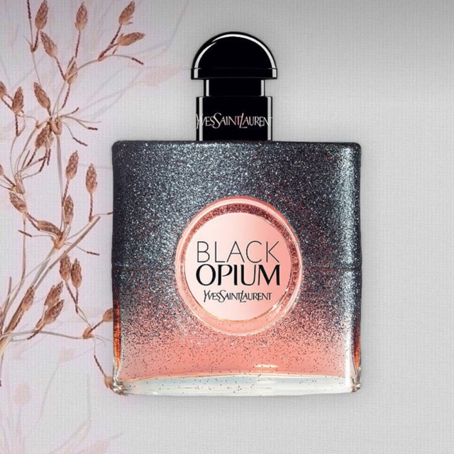 7 Rekomendasi Parfum Wanita Terbaik, Wanginya Tahan Lama! | kumparan.com