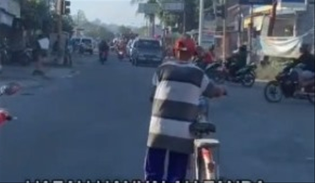 Viral Kakek Bersepeda Taat Lampu Merah, Para Pemotor Malah Main Terobos (96947)