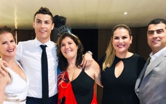 Adik Cristiano Ronaldo Dirawat ke Rumah Sakit karena Komplikasi COVID-19 (313627)