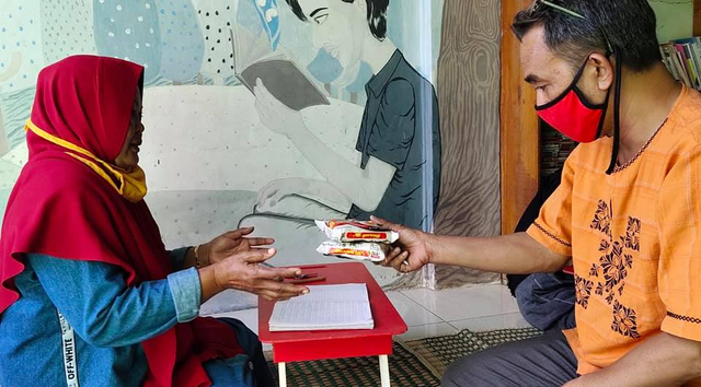 Gila Pengaruh, Gejala Manusia Tidak Literat (429097)