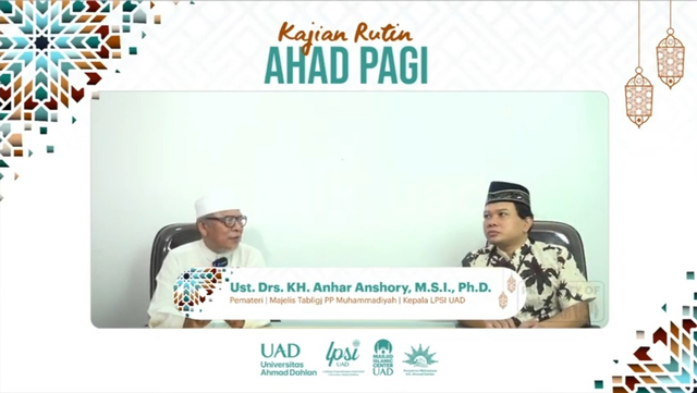 Kajian Ahad Pagi Masjid Islamic Center UAD dengan pembicara Ustaz Drs. K.H. Anhar Anshory, M.S.I., Ph.D. (kiri) tentang pintu tobat bagi pelaku maksiat (Foto: Istimewa)