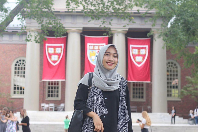 Indah Shafira di Harvard. Foto: dok. Instagram @indahshafira