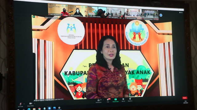 Menteri PPPA, I Gusti Ayu Bintang Puspayoga saat beri sambutan dalam pemberian penghargaan Kabupaten atau Kota Layak Anak. (foto: istimewa)
