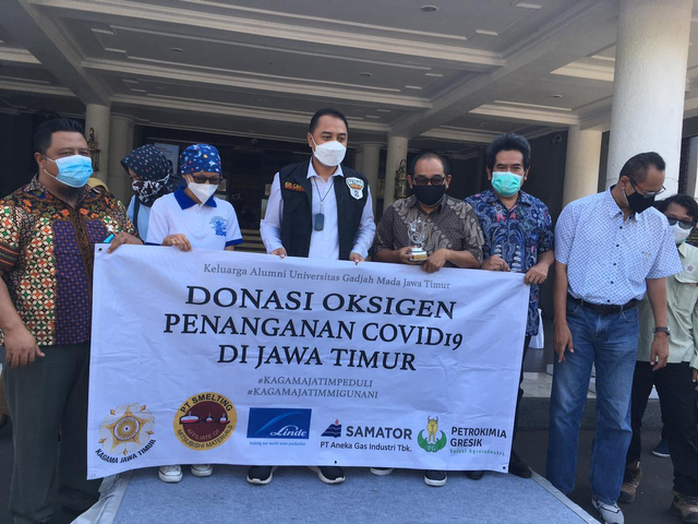 KAGAMA Jatim Donasi 50 Peti Jenazah dan 25 Ton Oksigen Cair untuk Surabaya