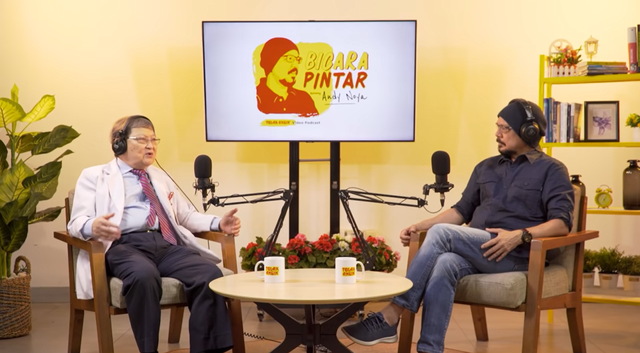 podcast “Bicara Pintar bersama Andy Noya dari Tolak Angin”. Foto: YouTube/Tolak Angin