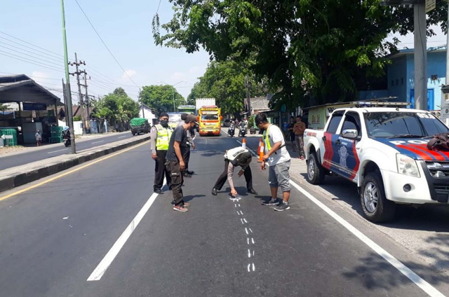 Motor Diseruduk Truk di Pasuruan, Bocah 4 Tahun asal Surabaya Tewas