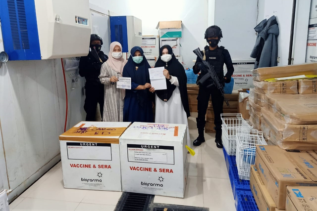 Aceh kembali menerima kiriman 38.300 dosis vaksin Sinovac pada Jumat (30/7). Foto: Dok. Humas Setda Aceh