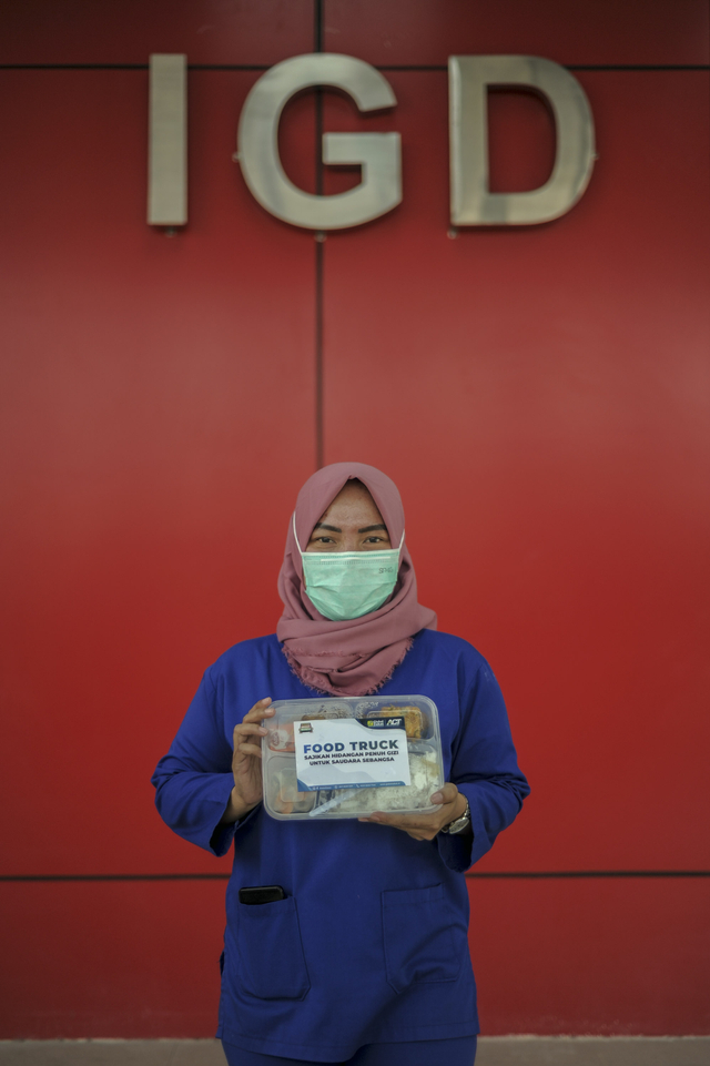Ketika Jurnalis dan Relawan ACT Terlibat Aksi Kemanusiaan (Berita Foto) (55992)