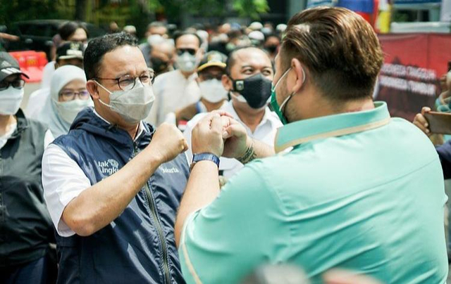 Potret Vaksinasi Gratis untuk 1.000 Warga Jakarta yang Digelar Ivan Gunawan (903010)