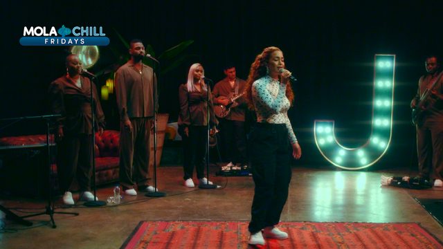 Svmmerdose dan Jorja Smith Tampil Penuh Semangat Di Mola Chill Fridays (62600)