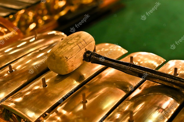 Ilustrasi Mengenal Gamelan, Alat Musik Tradisional Jawa Tengah. Sumber: freepik.com