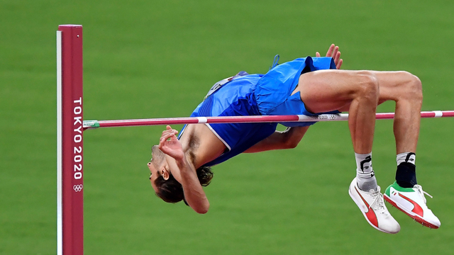 10 Momen Viral Olimpiade 2020: Fair Play Ahsan hingga Ganti Raket Greysia Polii (48797)