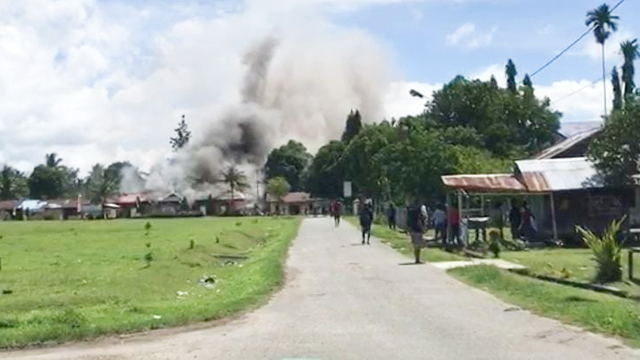 Polsek Nimboran Jayapura Dibakar Sekelompok Warga (77285)