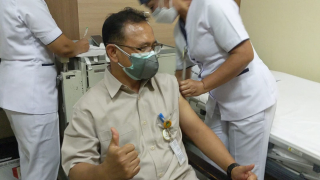 Program vaksinasi dosis ketiga terhadap nakes di RSUP Sanglah. Foto: Dok. RSUP Sanglah