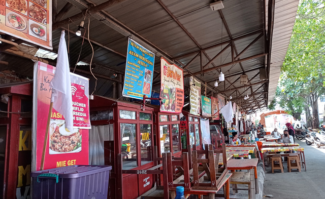 Kompilasi PKL dari Berbagai Daerah Indonesia yang Kibarkan Bendera Putih (361119)