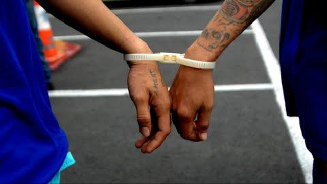 Ilustrasi penangkapan preman | Foto: Abriawan Abhe/Antara Foto