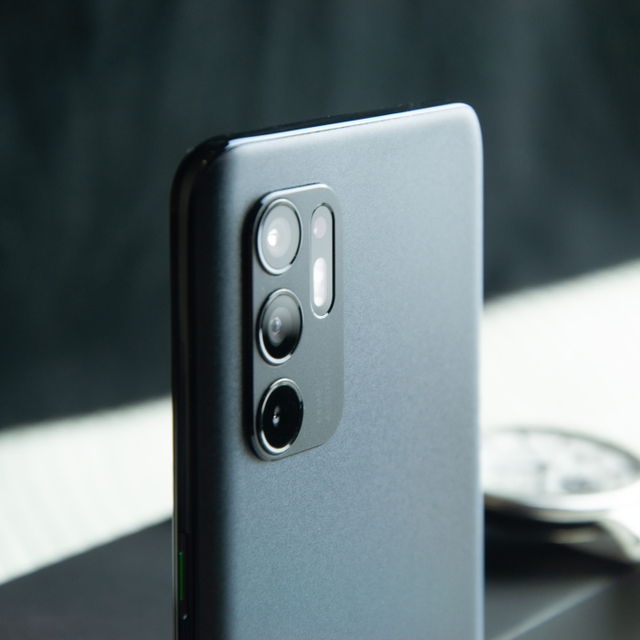 Review Oppo Reno 6: HP Rp 5 Jutaan Desain Cantik, Kamera Ciamik (60086)