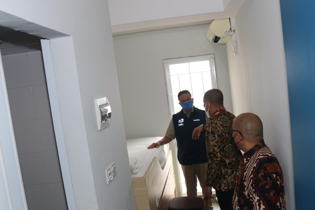 Anies Cek Fasilitas Isolasi dan Vaksinasi Keliling: Semua Bisa Turun Tangan (1004640)
