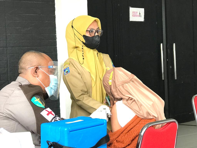 Cerita Pelajar SMP di Kaimana, Papua Barat, Usai Divaksin COVID-19 (470604)