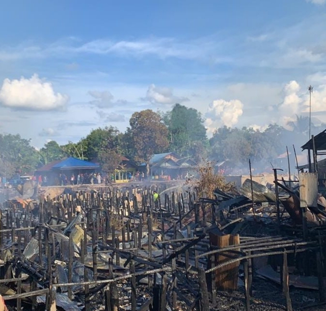 Puluhan rumah di Tumbang Rungan yang hangus terbakar. (FOTO: Dokumen ERP).