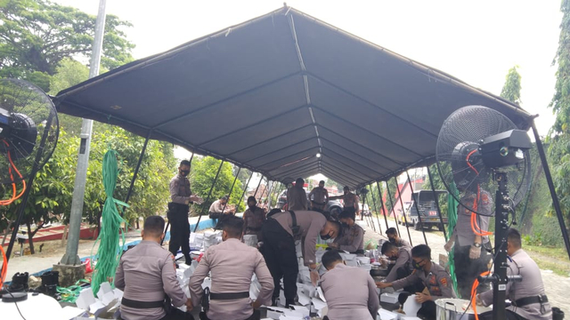 Polda Lampung Buka Dapur Umum dan Bagikan Oksigen Gratis untuk Masyarakat (1)