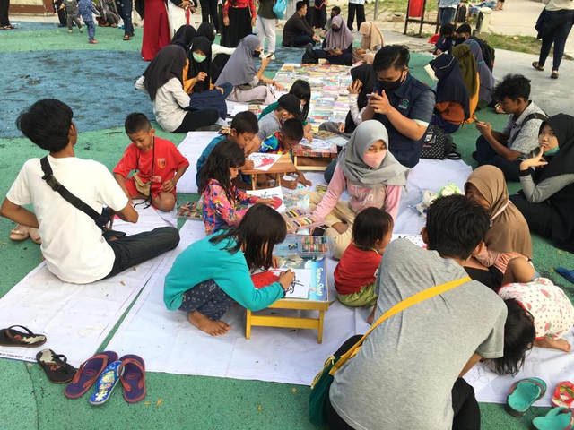 Kegiatan Gulaku dari Komunitas Giat Buku di Taman Gajah Kota Bandar Lampung. | Foto: ist