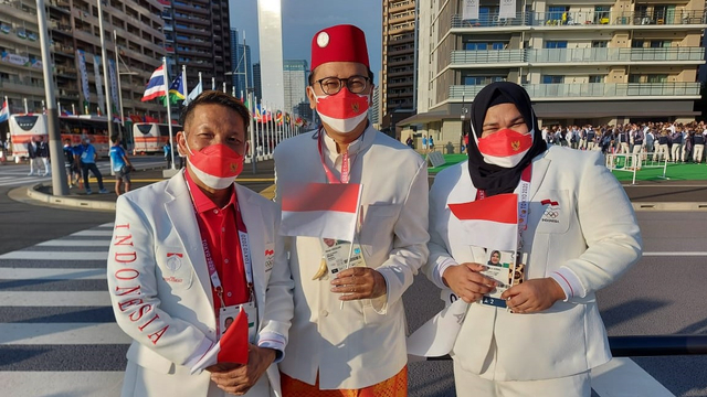 Coach Dirdja Wihardja (kiri) bersama Rosan Roeslani (tengah) dan Nurul Akmal (kanan). Foto: Dok pribadi Dirdja Wihardja