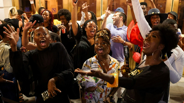 Teater Broadway di AS kembali dibuka. Foto: REUTERS/Caitlin Ochs