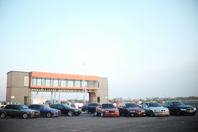BMW Seri 3 berbagai generasi (Foto: Bangkit Jaya Putra/kumparanOTO)