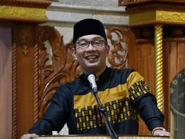 Gubernur Ridwan Kamil saat kunjungan ke Cirebon. Foto: Facebook Ridwan Kamil
