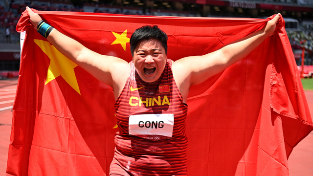 Atlet tolak peluru putri China, Gong Lijiao. Foto: REUTERS/Kai Pfaffenbach