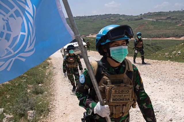 Anggota TNI yang tergabung dalam UNIFIL sedang berpatroli di perbatasan Libanon-Israel. Foto: Dok. UNIFIL