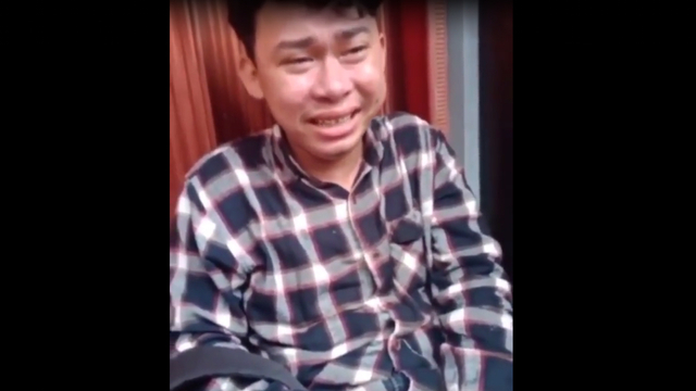 Seorang pemuda yang berasal dari Kota Pekanbaru ditemui menangis di Kota Padang Panjang, Sumatera Barat. Foto: screenshot gambar instagram @minang.kocak