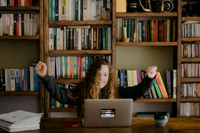 Ilustrasi berhasil melakukan cara mempercepat Windows 10 (Foto: Annie Spratt via Unsplash)