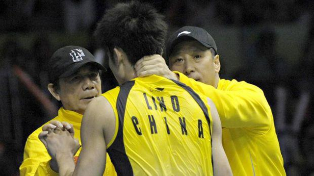 Fuad Nurhadi (Tong Sin Fu) bersama pebulu tangkis andalan China, Lin Dan | Foto: Ist