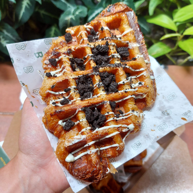 Varian croffle cookies & cream ala Benedict Jakarta Foto: Azalia Amadea/Kumparan