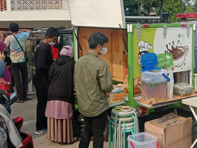 Dapur keliling membuat antusias masyarakat terhadap vaksin meningkat, Tambora, Jakarta, pada Minggu (08/08/2021) Dok. Dompet Dhuafa