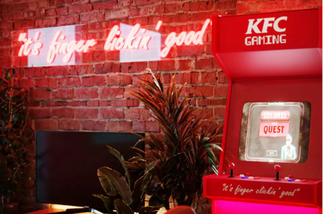 KFC Buka Hotel Pop-up, Sediakan Tombol Khusus buat Pesan Ayam dari Kamar (15877)
